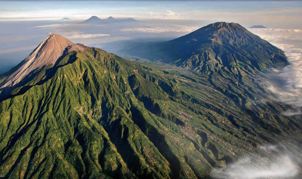 montanha-vulcão-verde